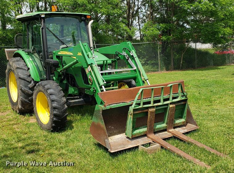 image for item DD4704 2009 John Deere 5101E MFWD tractor