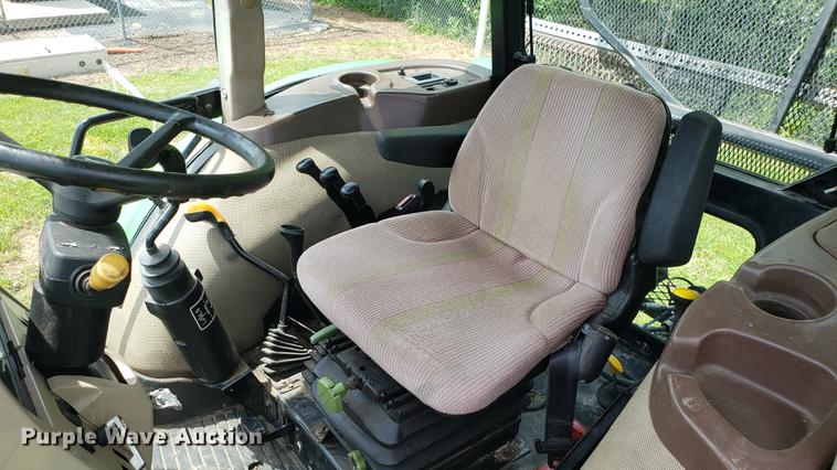 image for item DD4704 2009 John Deere 5101E MFWD tractor