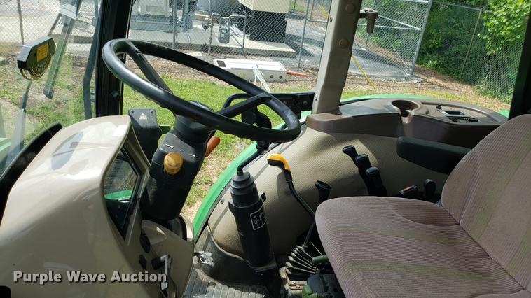 image for item DD4704 2009 John Deere 5101E MFWD tractor
