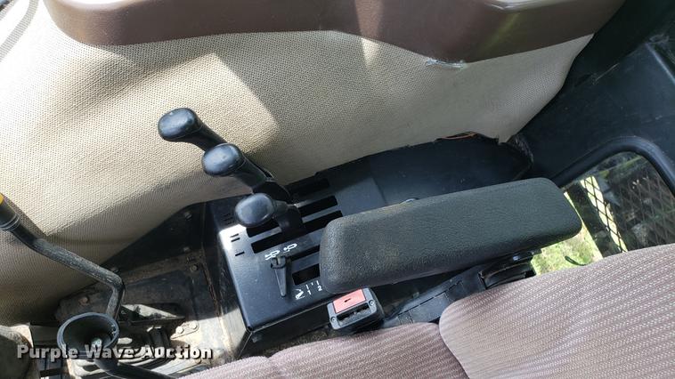 image for item DD4704 2009 John Deere 5101E MFWD tractor