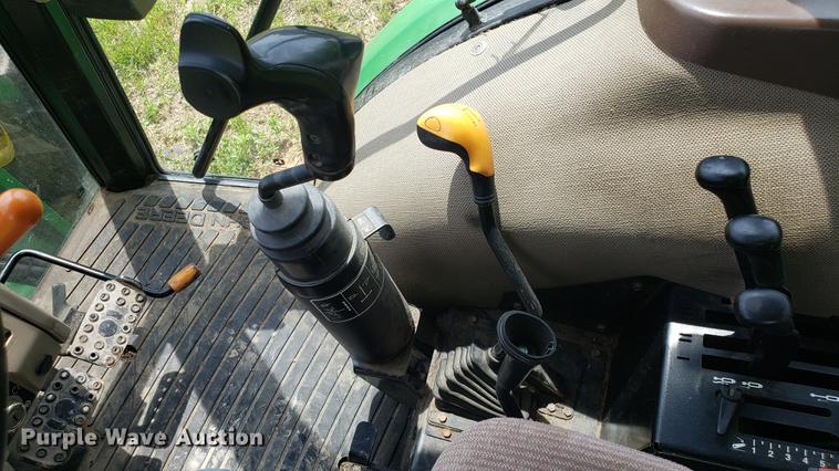 image for item DD4704 2009 John Deere 5101E MFWD tractor