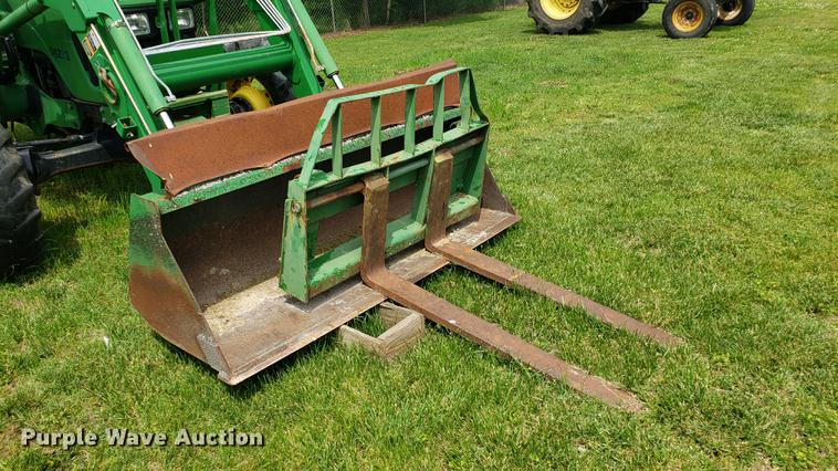 image for item DD4704 2009 John Deere 5101E MFWD tractor