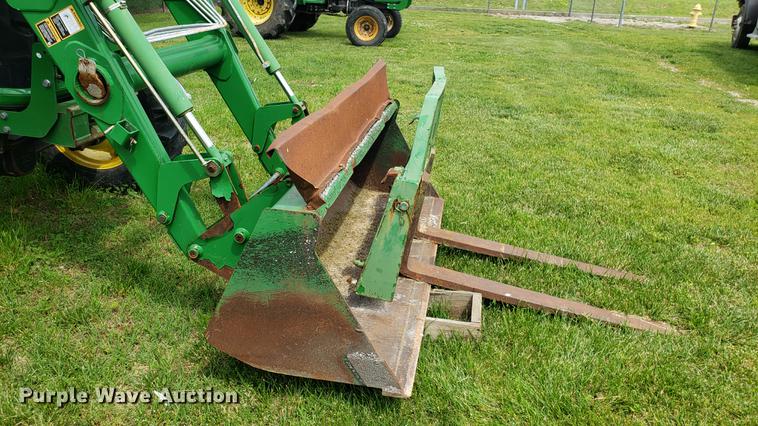 image for item DD4704 2009 John Deere 5101E MFWD tractor