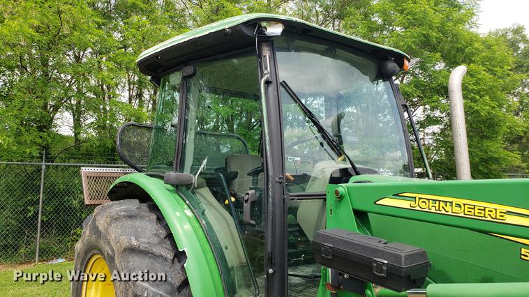 image for item DD4704 2009 John Deere 5101E MFWD tractor