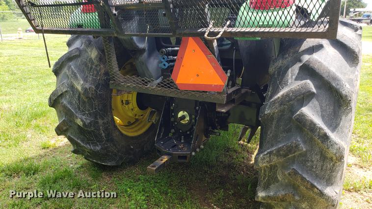 image for item DD4704 2009 John Deere 5101E MFWD tractor