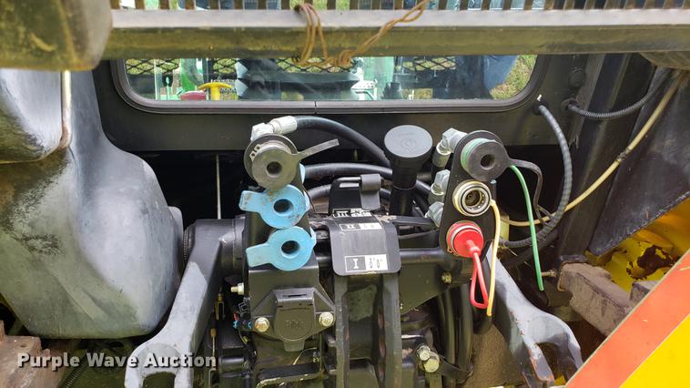 image for item DD4704 2009 John Deere 5101E MFWD tractor