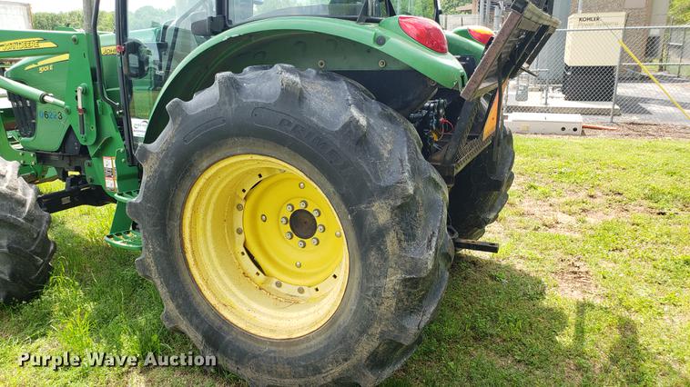 image for item DD4704 2009 John Deere 5101E MFWD tractor