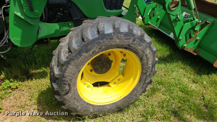 image for item DD4704 2009 John Deere 5101E MFWD tractor