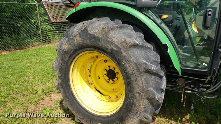 image for item DD4704 2009 John Deere 5101E MFWD tractor