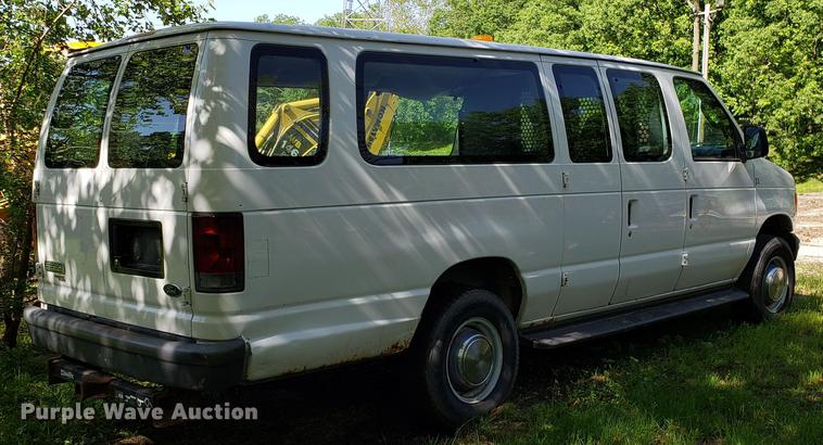 image for item DD4708 2006 Ford E350 van
