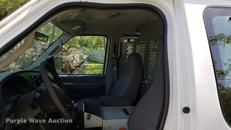 image for item DD4708 2006 Ford E350 van