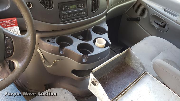 image for item DD4708 2006 Ford E350 van