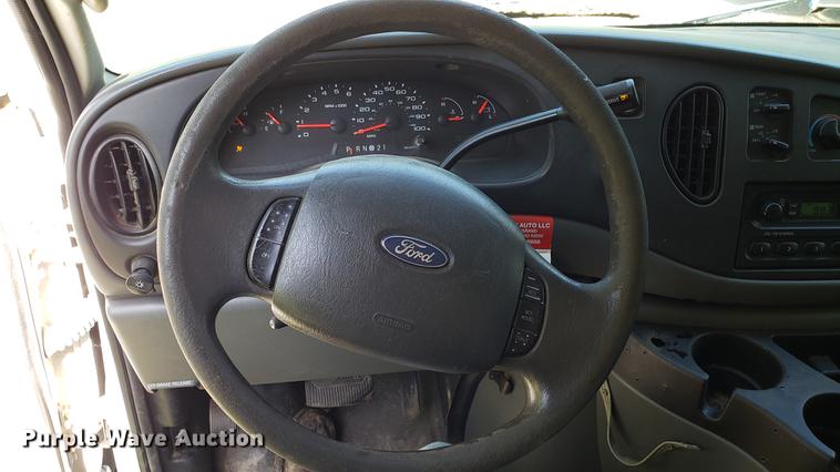 image for item DD4708 2006 Ford E350 van