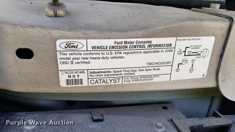 image for item DD4708 2006 Ford E350 van