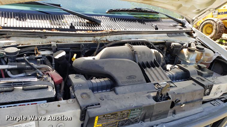 image for item DD4708 2006 Ford E350 van