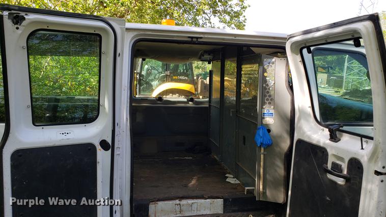 image for item DD4708 2006 Ford E350 van