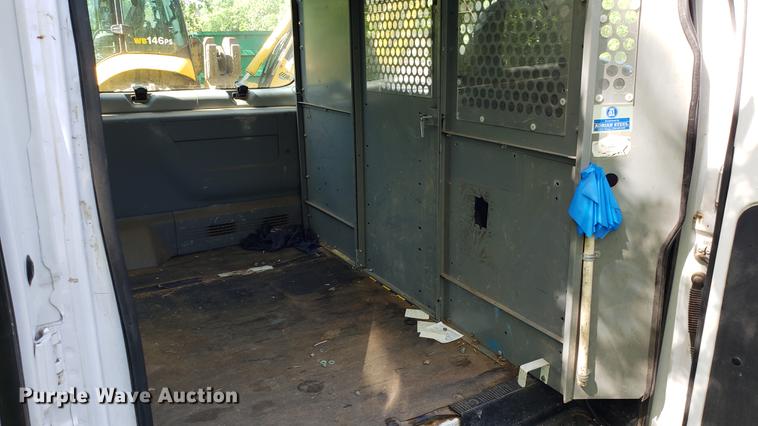 image for item DD4708 2006 Ford E350 van
