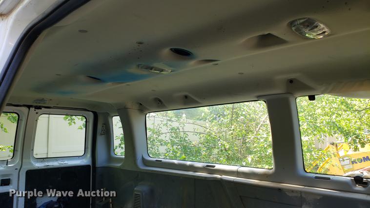 image for item DD4708 2006 Ford E350 van