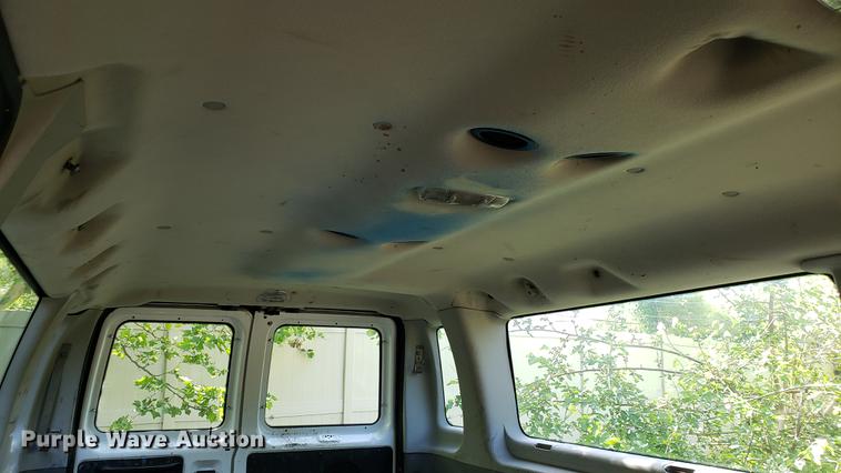 image for item DD4708 2006 Ford E350 van