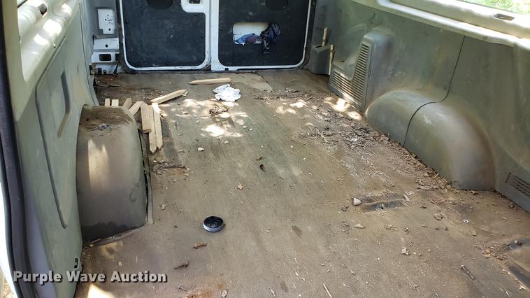 image for item DD4708 2006 Ford E350 van