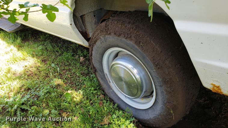 image for item DD4708 2006 Ford E350 van