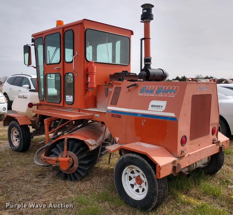 image for item DD6962 2004 Broce RJ350 broom