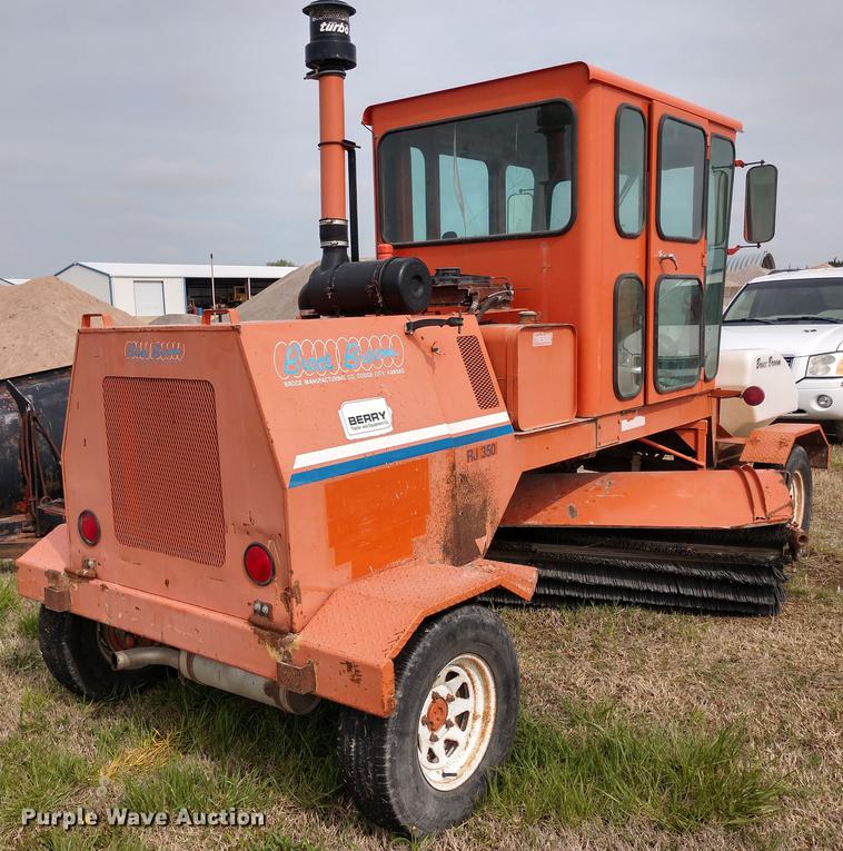 image for item DD6962 2004 Broce RJ350 broom