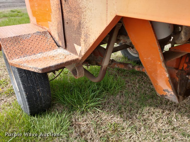 image for item DD6962 2004 Broce RJ350 broom