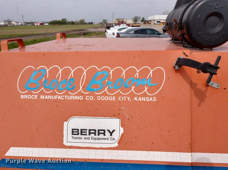 image for item DD6962 2004 Broce RJ350 broom