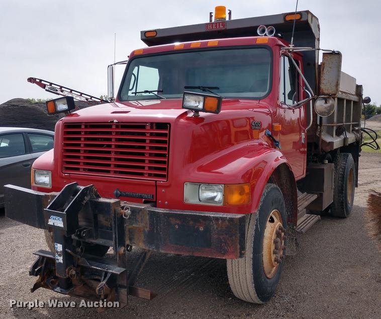 image for item DD6976 1999 International 4700 dump truck
