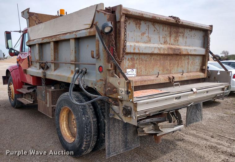image for item DD6976 1999 International 4700 dump truck