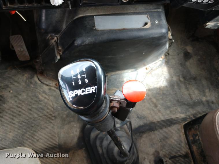 image for item DD6976 1999 International 4700 dump truck