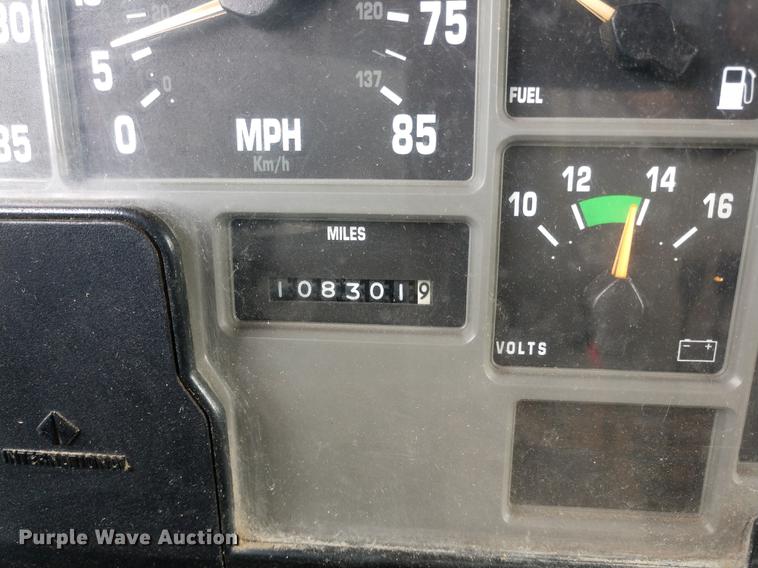 image for item DD6976 1999 International 4700 dump truck