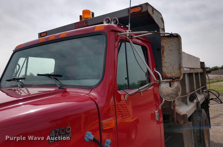 image for item DD6976 1999 International 4700 dump truck