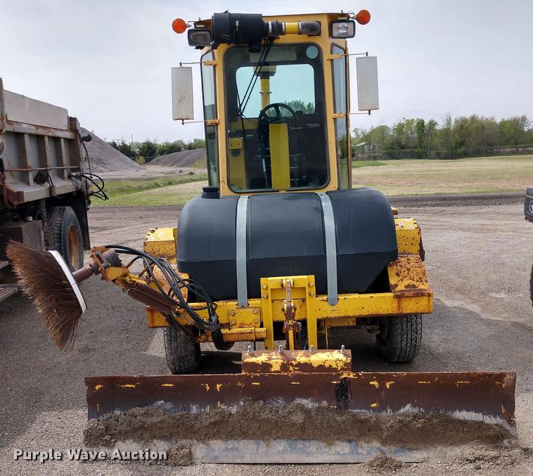 image for item DD6977 Superior DT80CT broom