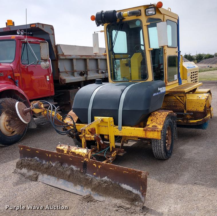 image for item DD6977 Superior DT80CT broom