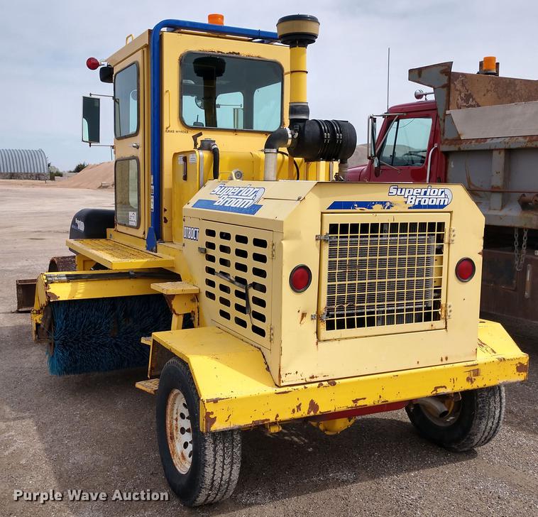 image for item DD6977 Superior DT80CT broom