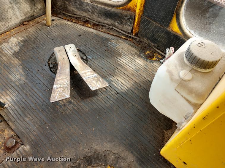 image for item DD6977 Superior DT80CT broom