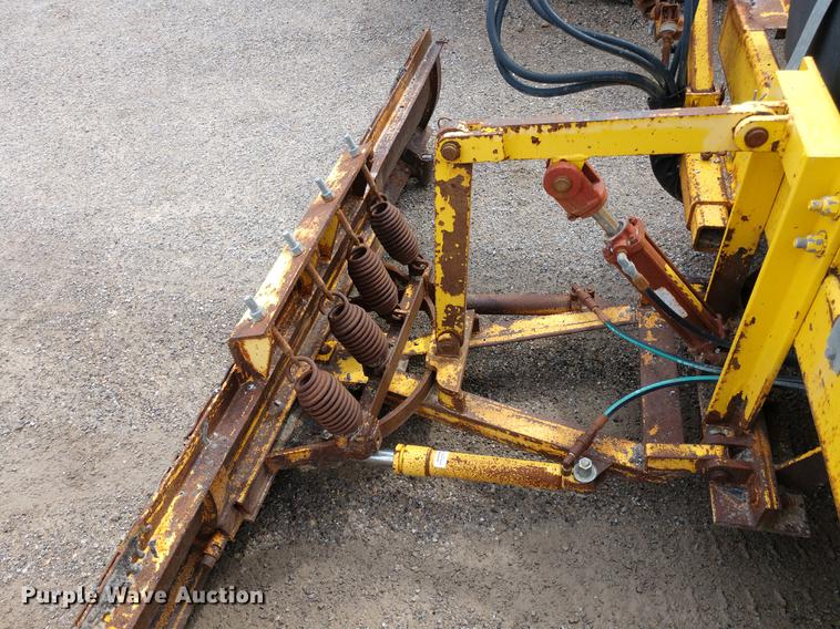 image for item DD6977 Superior DT80CT broom