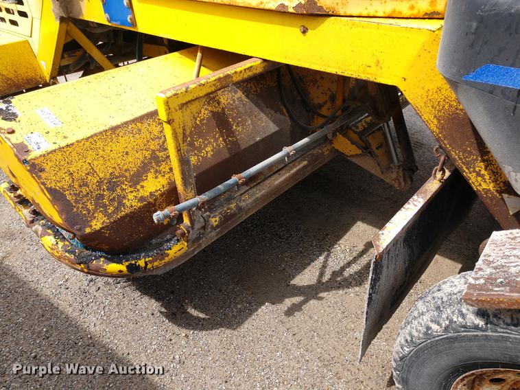 image for item DD6977 Superior DT80CT broom