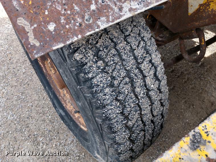 image for item DD6977 Superior DT80CT broom