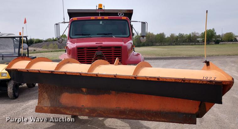 image for item DD6978 1999 International 4700 dump truck