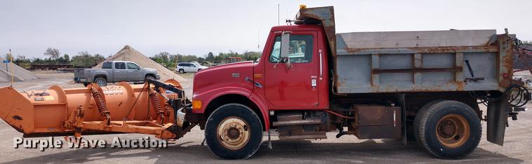 image for item DD6978 1999 International 4700 dump truck