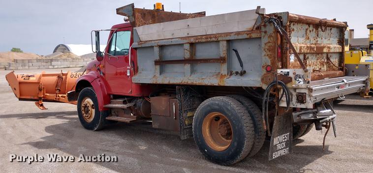 image for item DD6978 1999 International 4700 dump truck