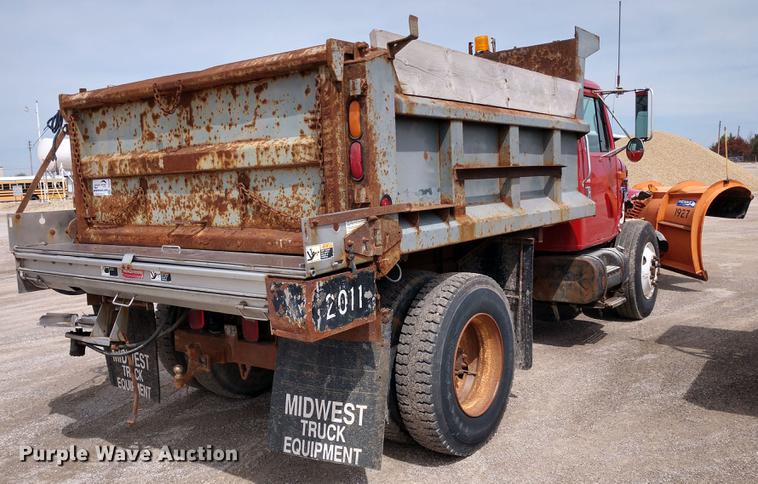 image for item DD6978 1999 International 4700 dump truck