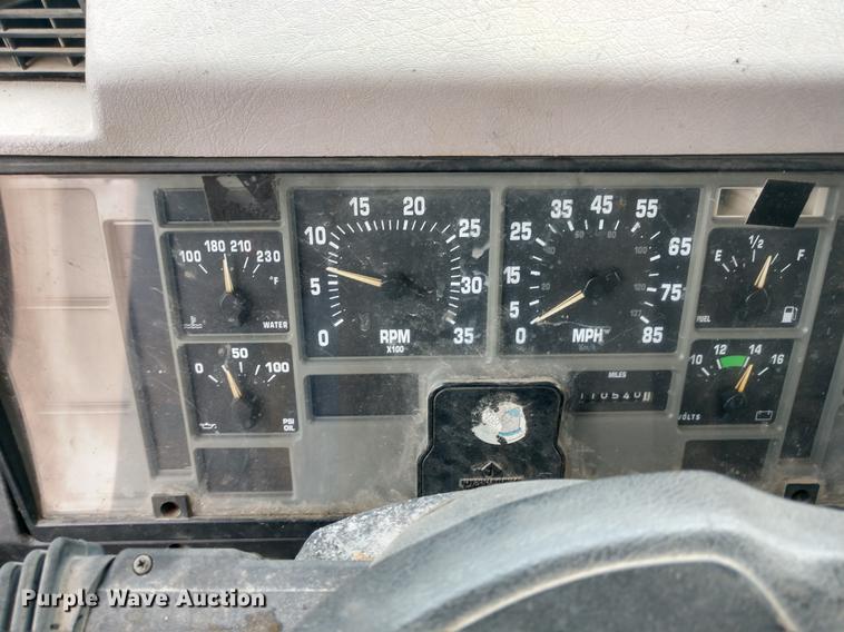 image for item DD6978 1999 International 4700 dump truck