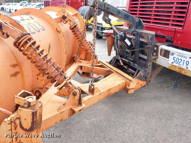 image for item DD6978 1999 International 4700 dump truck