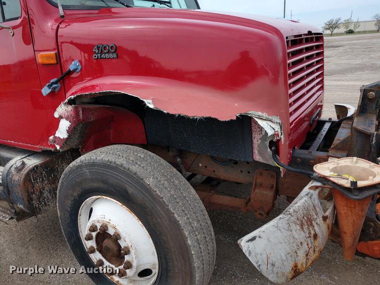 image for item DD6978 1999 International 4700 dump truck