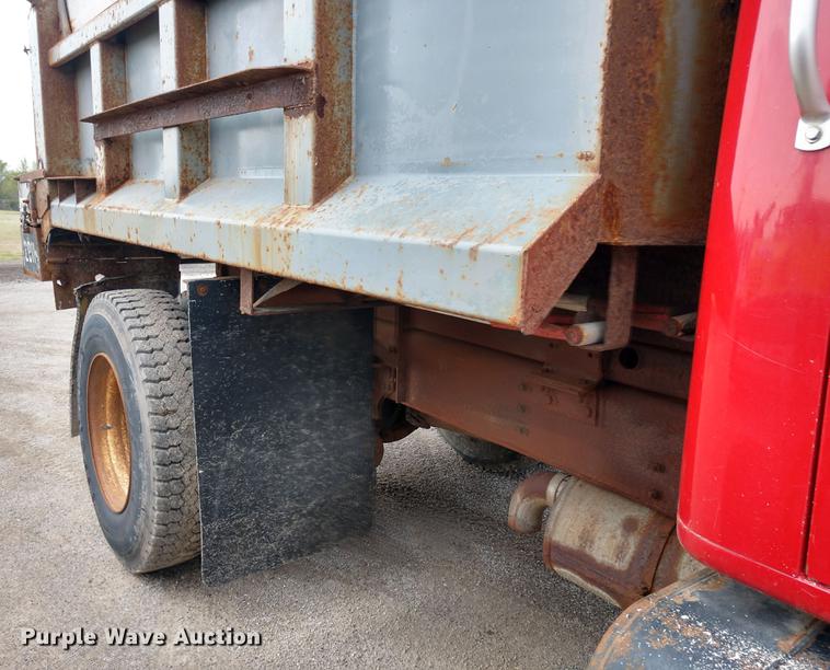 image for item DD6978 1999 International 4700 dump truck