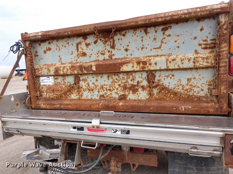 image for item DD6978 1999 International 4700 dump truck